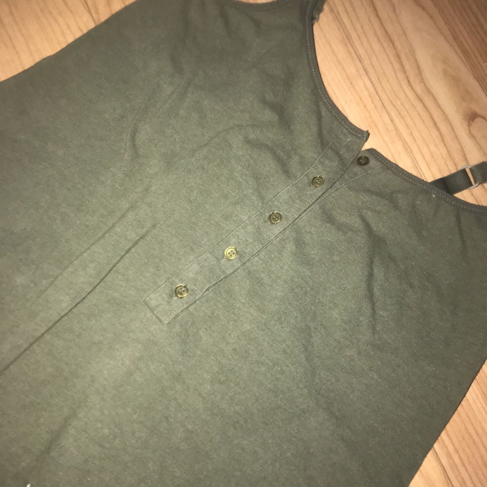 Green Button Tank - Picture 4 of 4